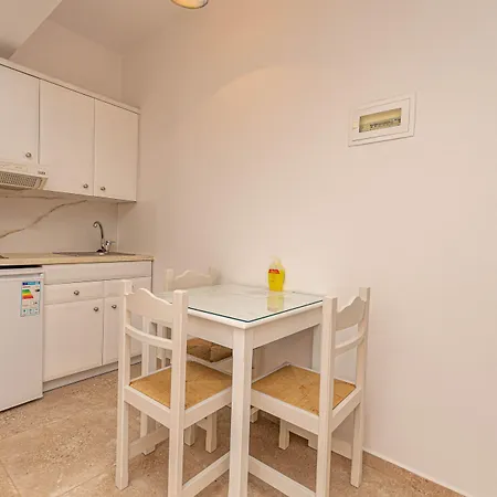 Aparthotel Paradise Agiassos