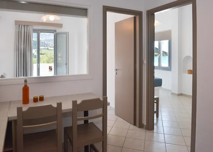 Paradise アパートホテル Agiassos